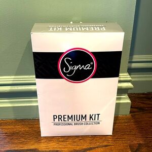 Sigma Premium Kit Professional Brush Collection by Sigma Beauty.